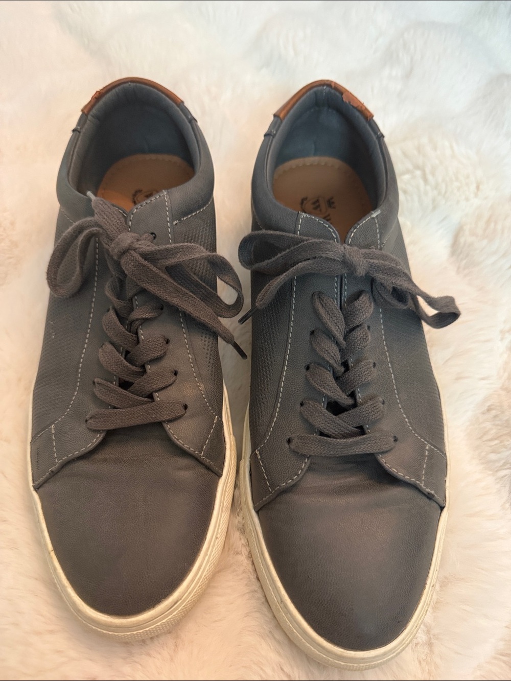 Men's Casual Gray Low-Top Lace-Up Sneakers